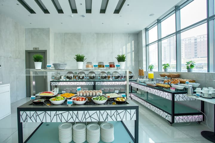 City Avenue Al Reqqa Hotel