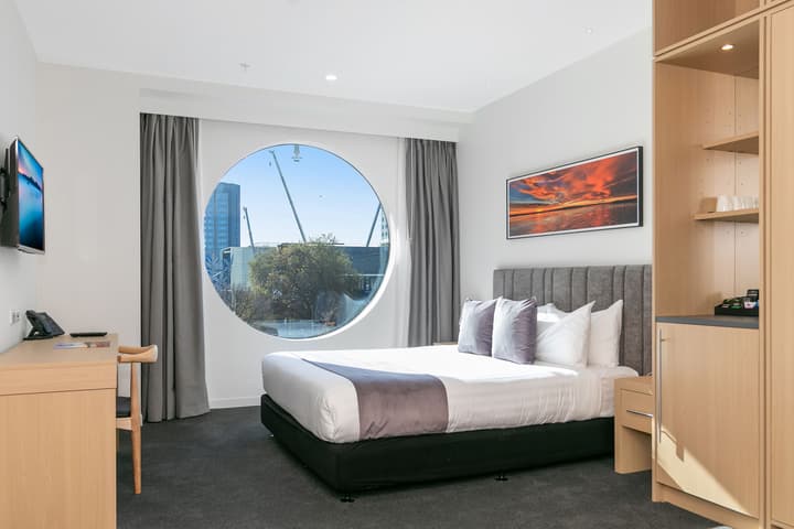 Christchurch City Hotel