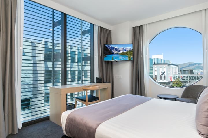 Christchurch City Hotel