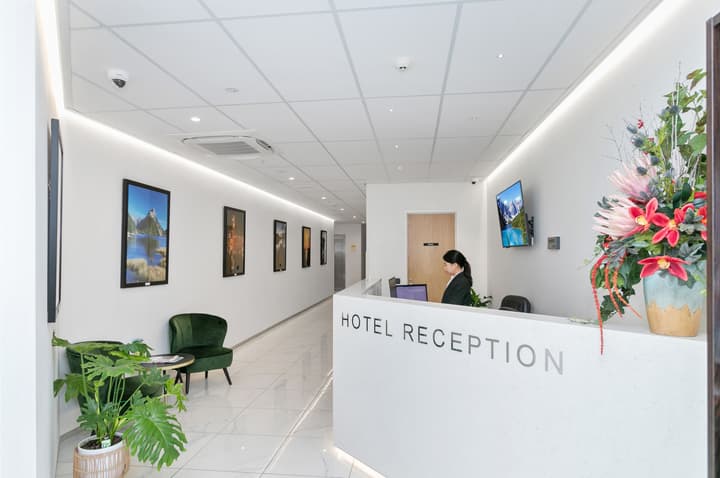 Christchurch City Hotel