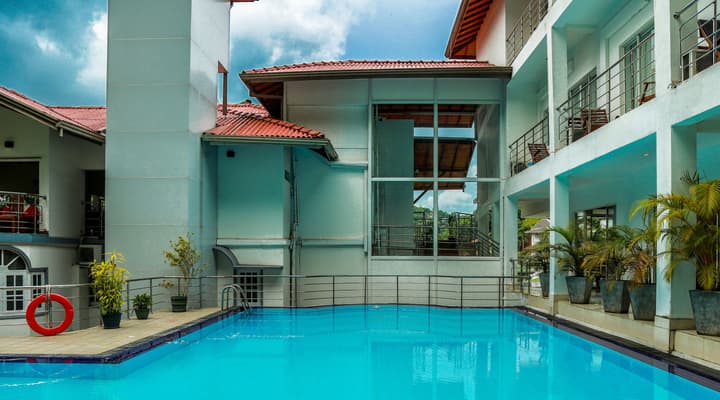Senani Hotel