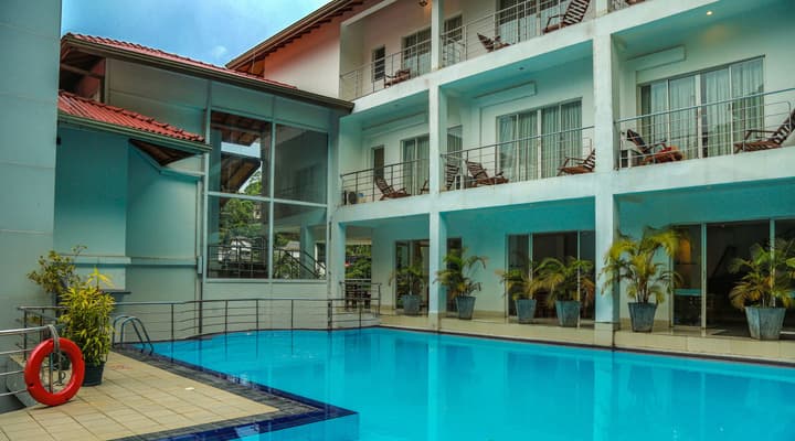 Senani Hotel