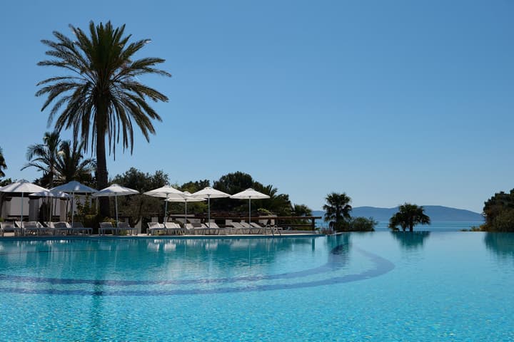 Hydra Beach Resort