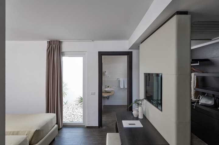 Hydra Beach Resort