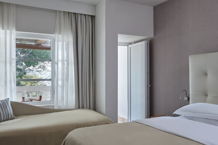 Hydra Beach Resort