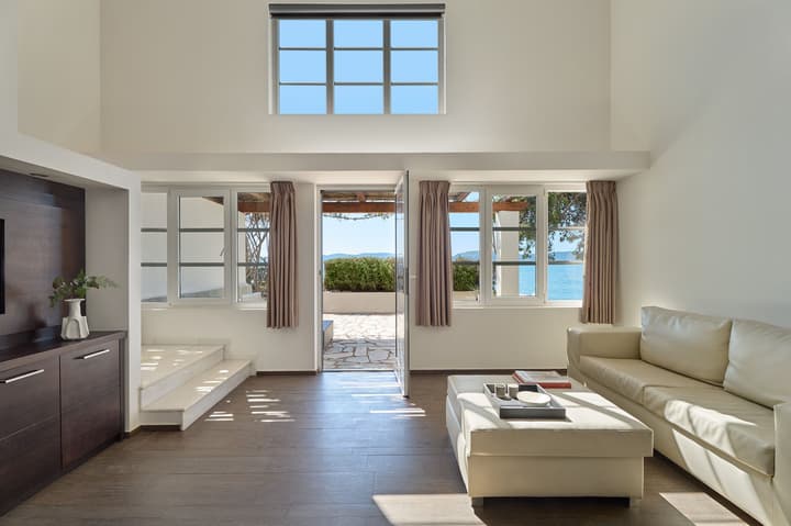 Hydra Beach Resort