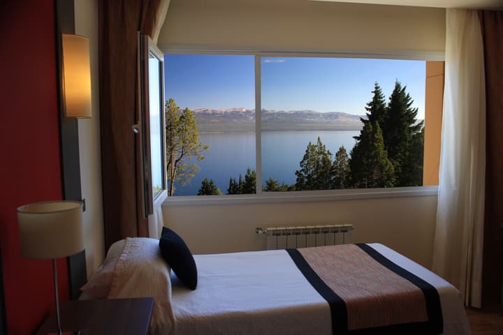Huinid Pioneros Hotel