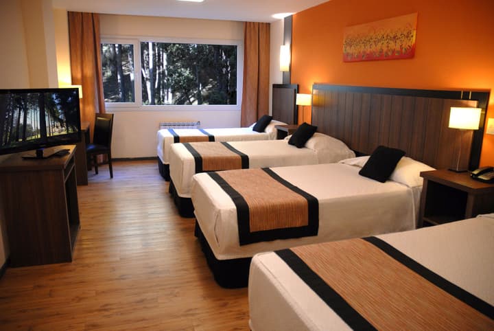 Huinid Pioneros Hotel