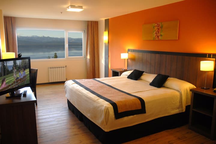 Huinid Pioneros Hotel