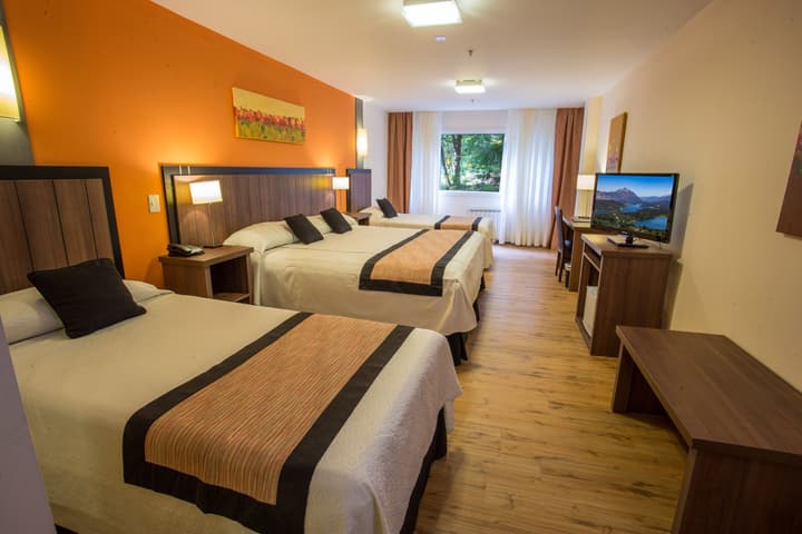Huinid Pioneros Hotel