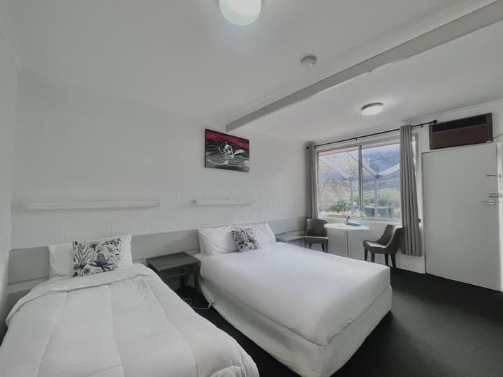The Grampians Motel & The Views Restaurant