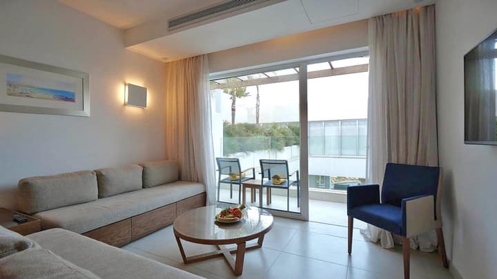 Sunrise Pearl Hotel & Spa