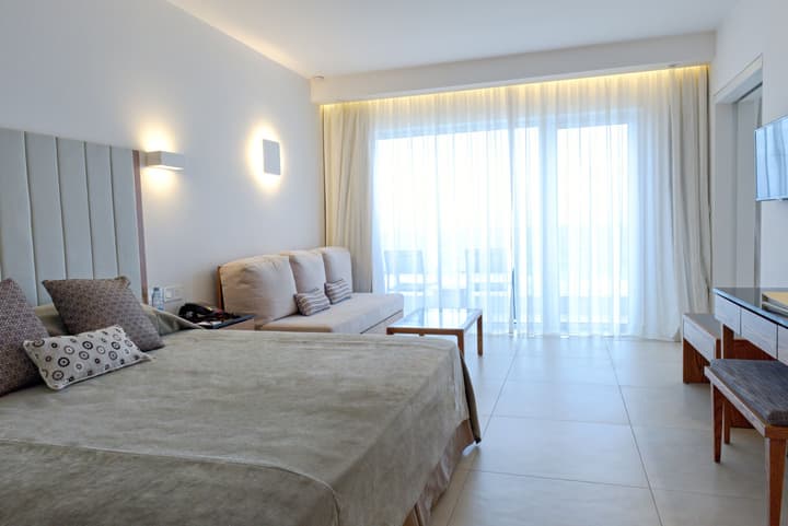 Sunrise Pearl Hotel & Spa