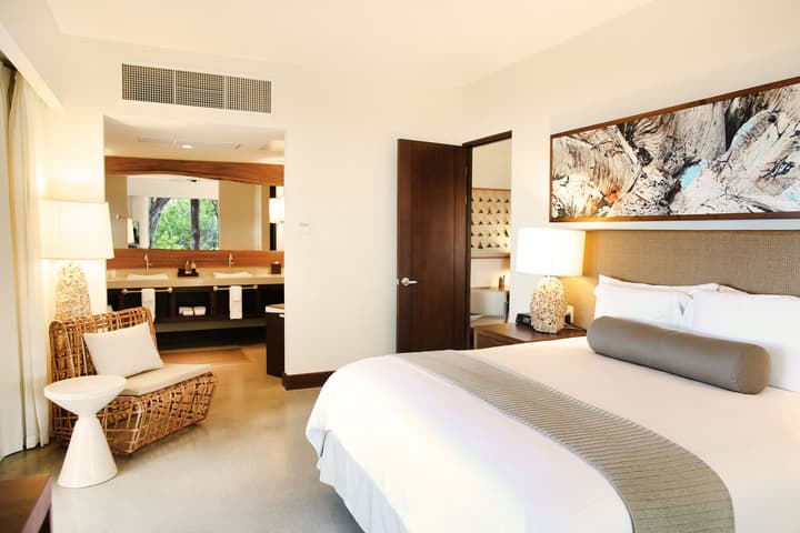 El Mangroove Papagayo, Autograph Collection