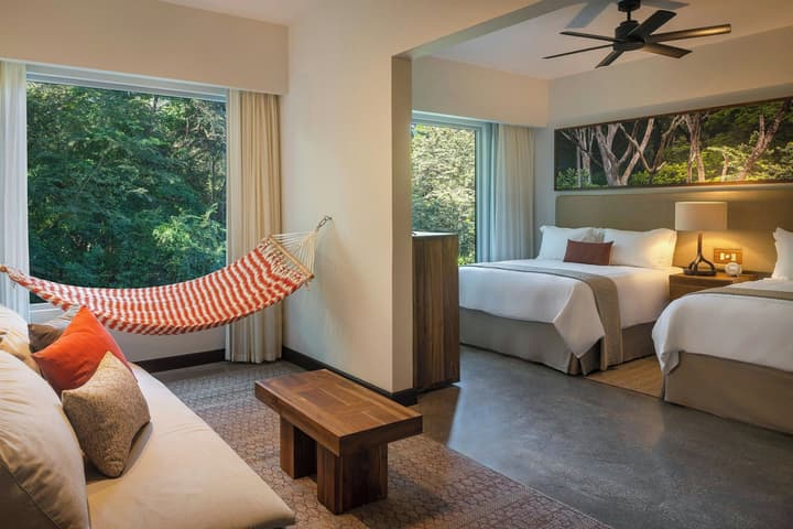El Mangroove Papagayo, Autograph Collection