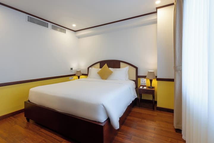 Flower Garden Hotel