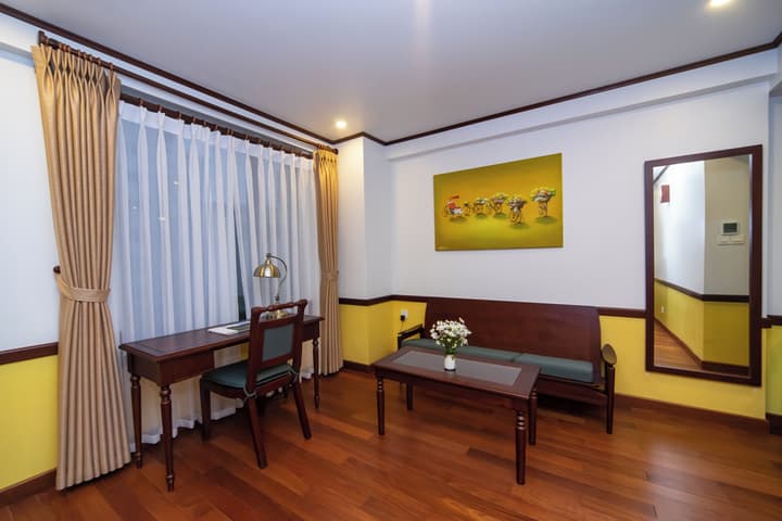 Flower Garden Hotel