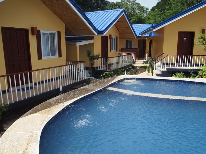 Blue Lagoon Inn & Suites