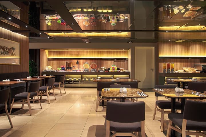 Pan Pacific Serviced Suites Beach Road, Singapore