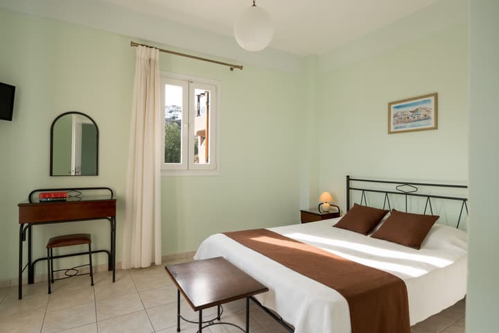 Moonlight Apartments & Suites