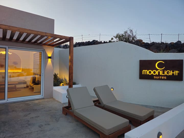 Moonlight Apartments & Suites