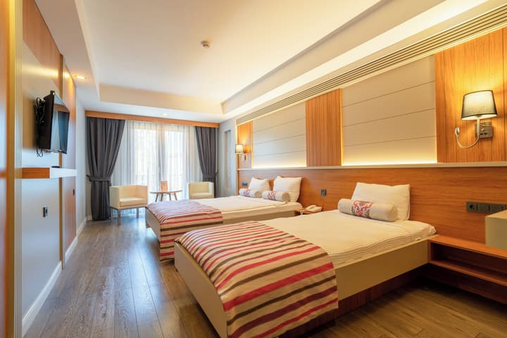 May Park Hotel