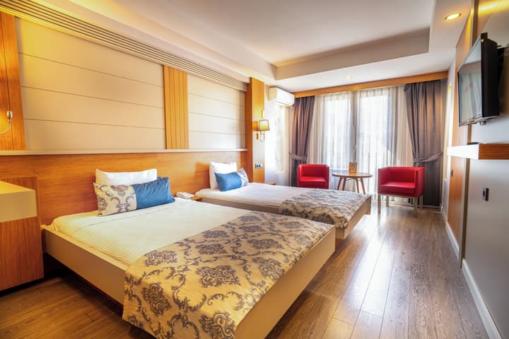 May Park Hotel