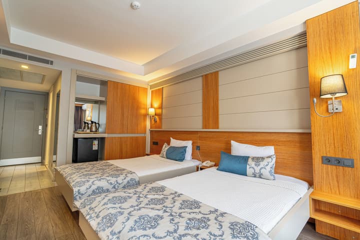 May Park Hotel