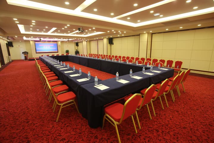 Huatian Chinagora Hotel