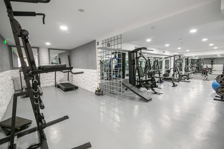Acroterra Rosa Luxury Suites & Spa