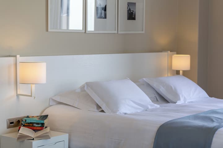 Acroterra Rosa Luxury Suites & Spa