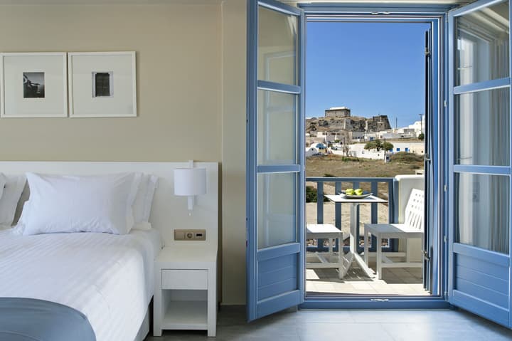 Acroterra Rosa Luxury Suites & Spa