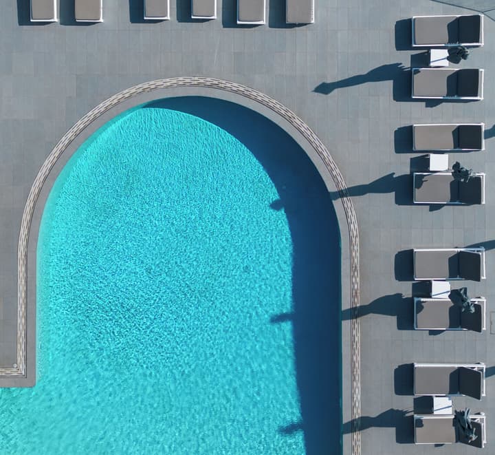 Acroterra Rosa Luxury Suites & Spa