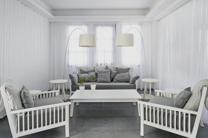 Acroterra Rosa Luxury Suites & Spa