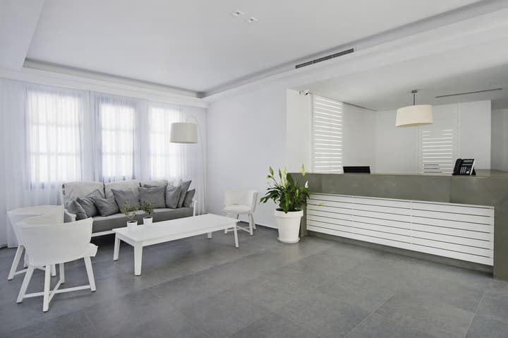 Acroterra Rosa Luxury Suites & Spa
