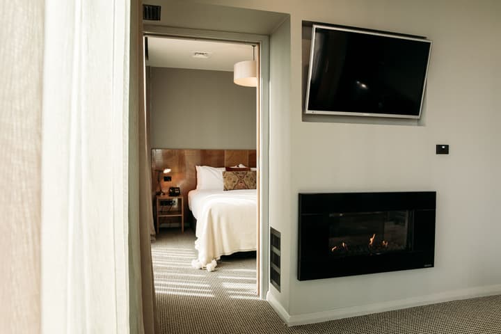 King and Queen Hotel Suites