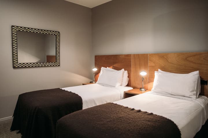 King and Queen Hotel Suites