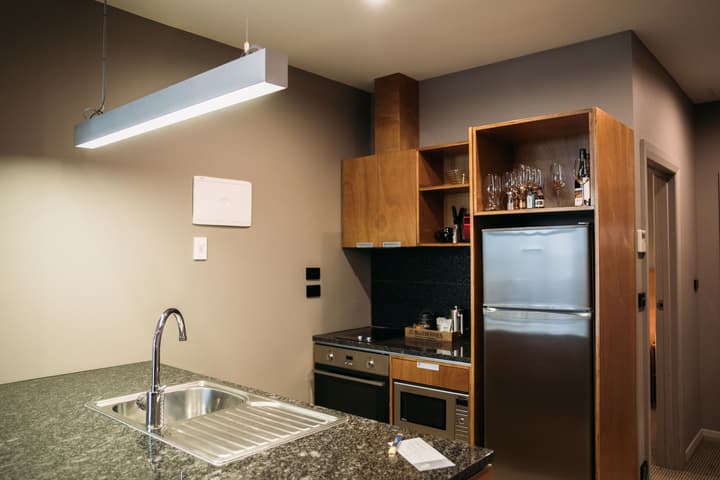 King and Queen Hotel Suites