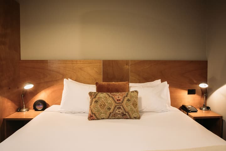 King and Queen Hotel Suites