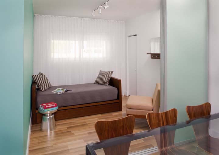 1818 Meridian House Apartments and Suites by Eskape Collection