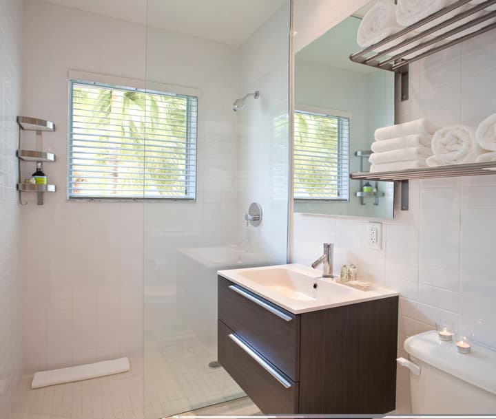 1818 Meridian House Apartments and Suites by Eskape Collection