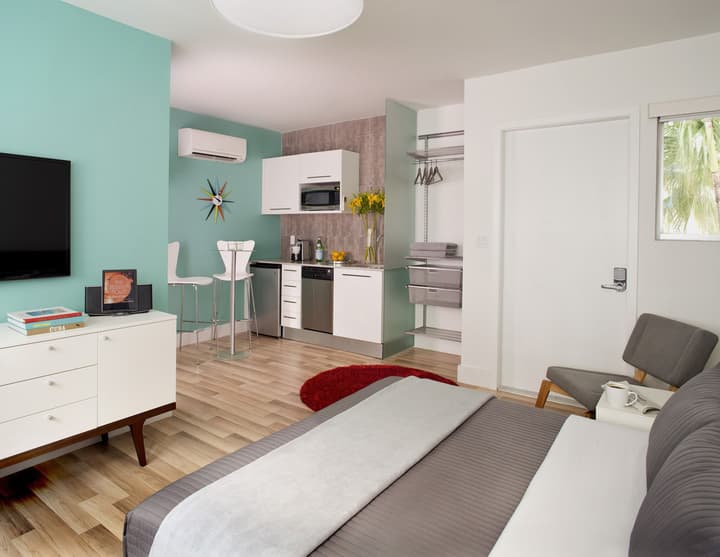 1818 Meridian House Apartments and Suites by Eskape Collection