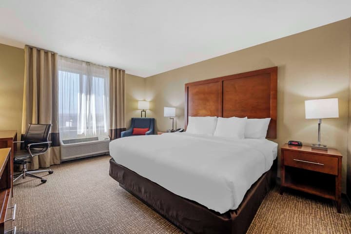 Comfort Inn & Suites