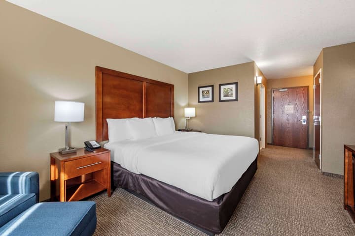 Comfort Inn & Suites