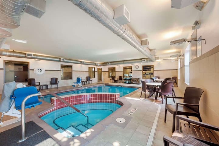 Comfort Inn & Suites
