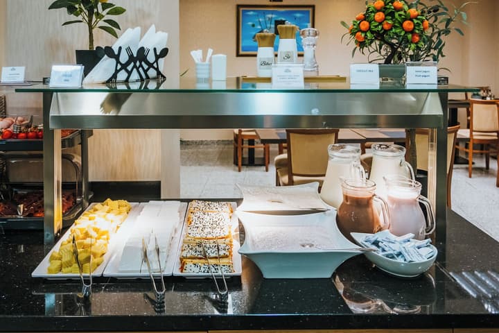 KINGS PARK HOTEL