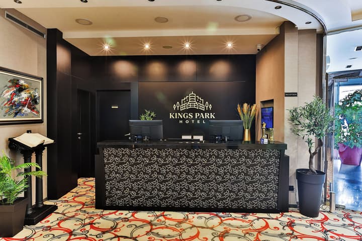 KINGS PARK HOTEL