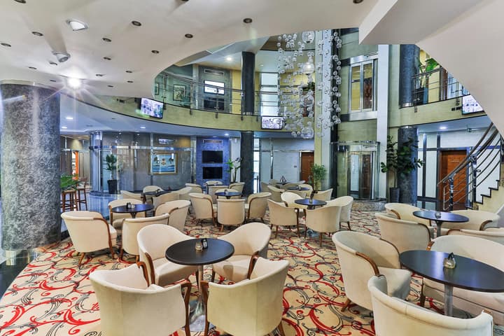 KINGS PARK HOTEL