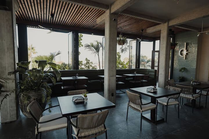 Sunrock Hotel and Suites