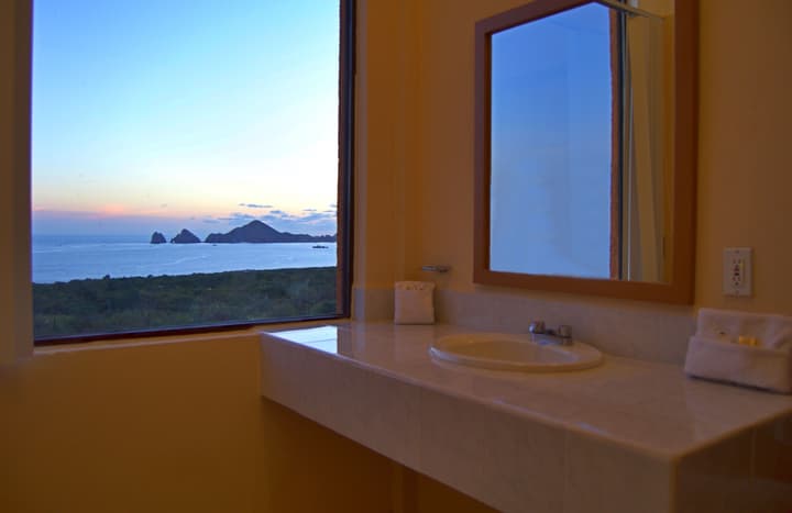 Sunrock Hotel and Suites